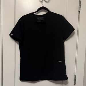 Figs Women’s Two Pocket Black Scrub Top
